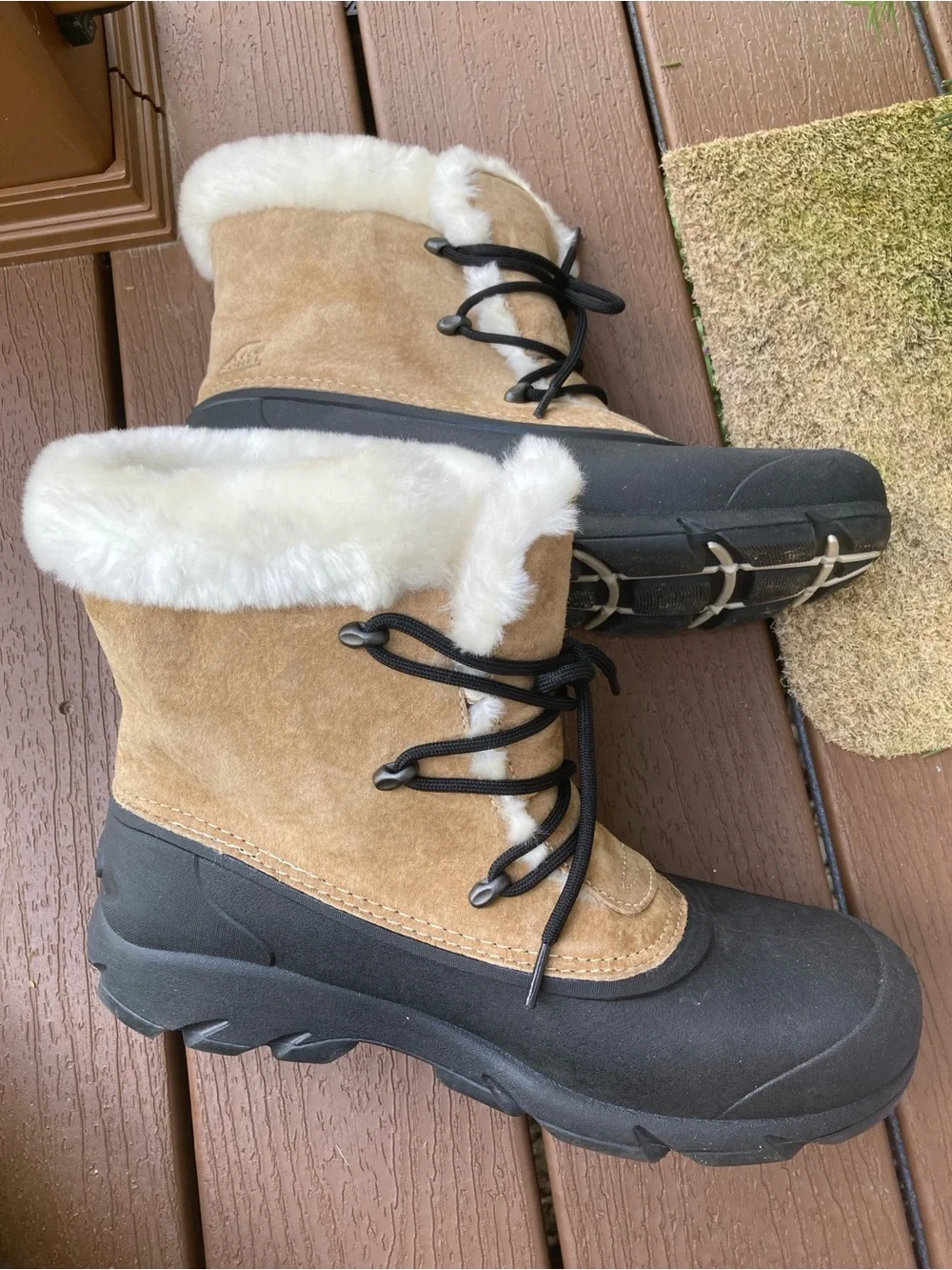 Sorel Size 11 Snow Angel Lace insulated winter boots